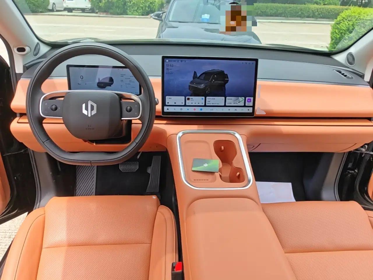 Leapmotor C16 2026 Extended-Range 280 LiDAR Zhizun Edition 6 Seats — миниатюра 17