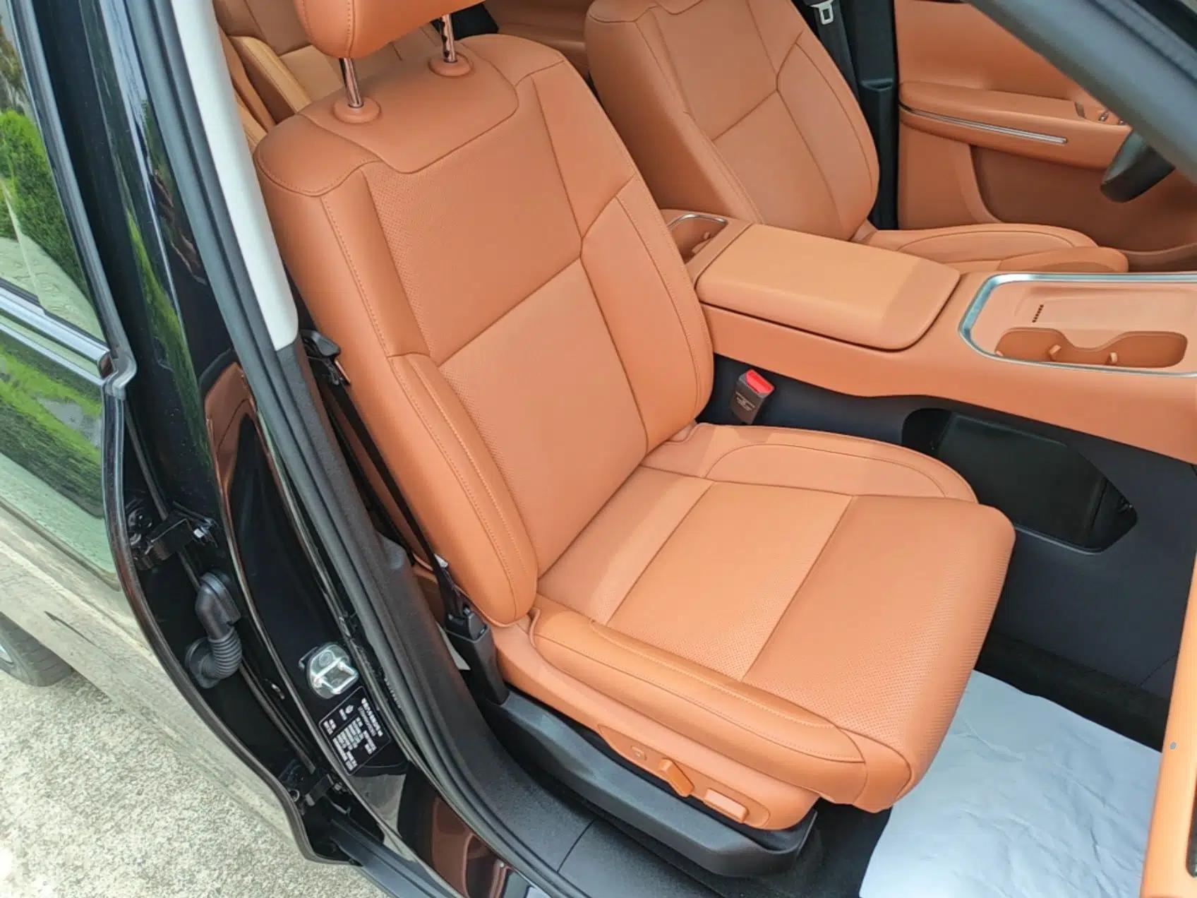 Leapmotor C16 2026 Extended-Range 280 LiDAR Zhizun Edition 6 Seats — миниатюра 24