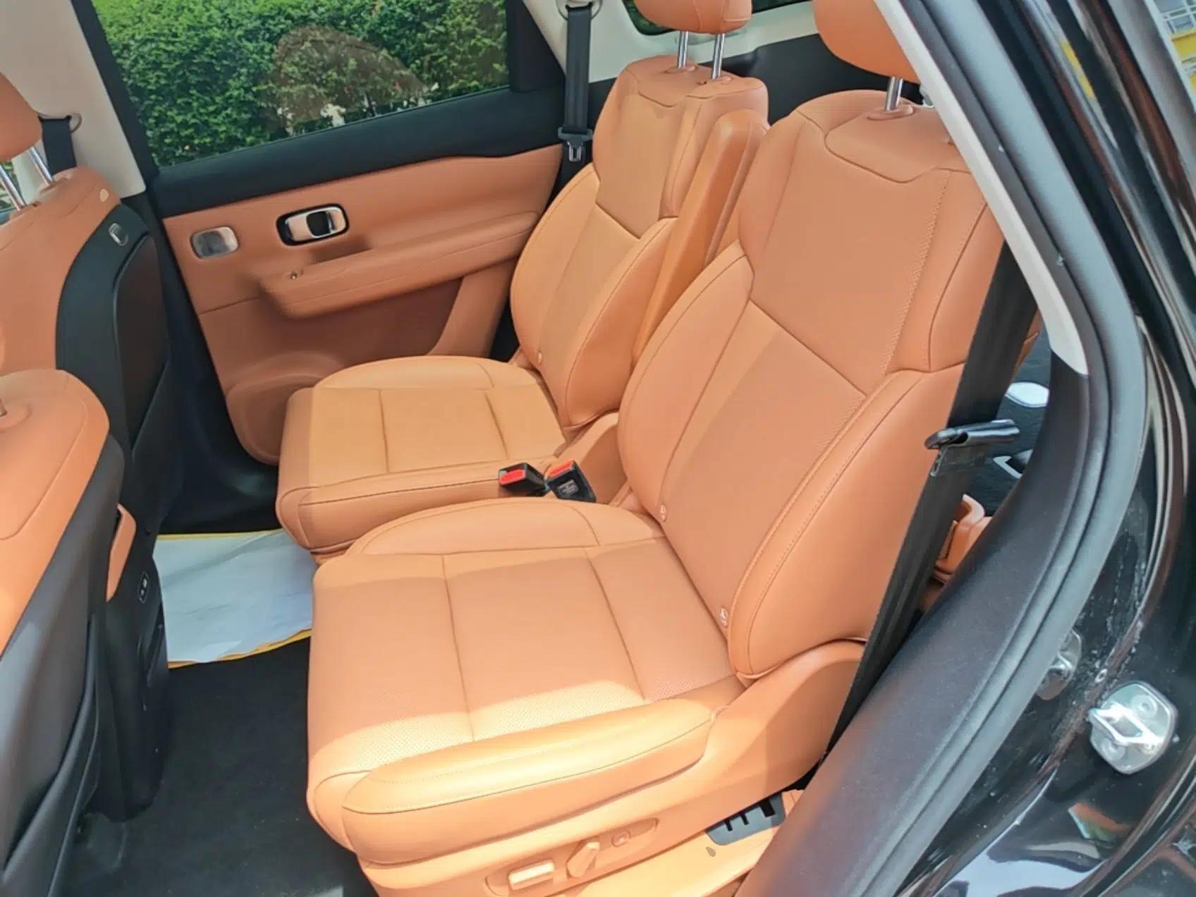 Leapmotor C16 2026 Extended-Range 280 LiDAR Zhizun Edition 6 Seats — миниатюра 25
