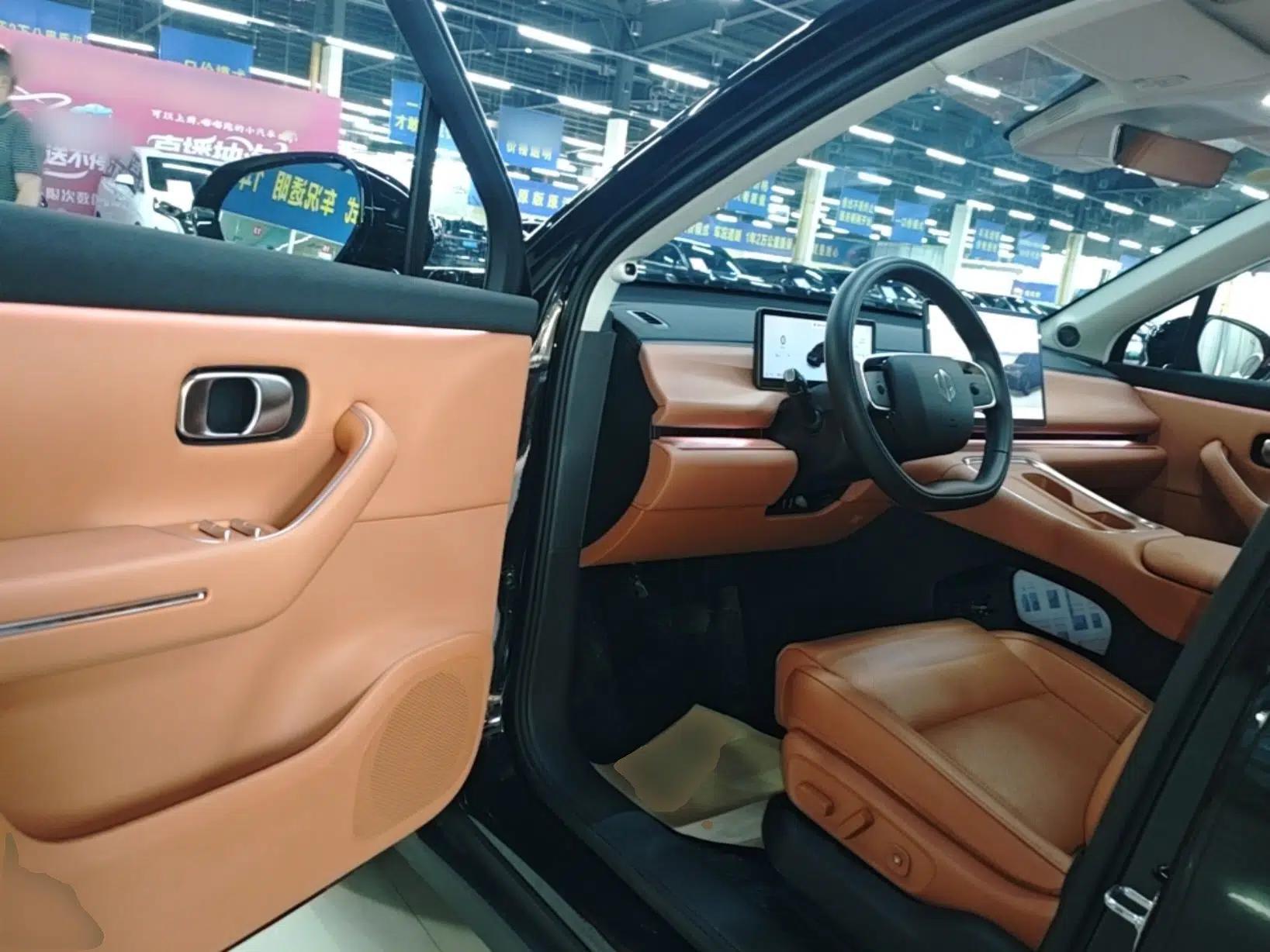 Leapmotor C16 2026 Extended-Range 280 LiDAR Zhizun Edition 6 Seats — миниатюра 18