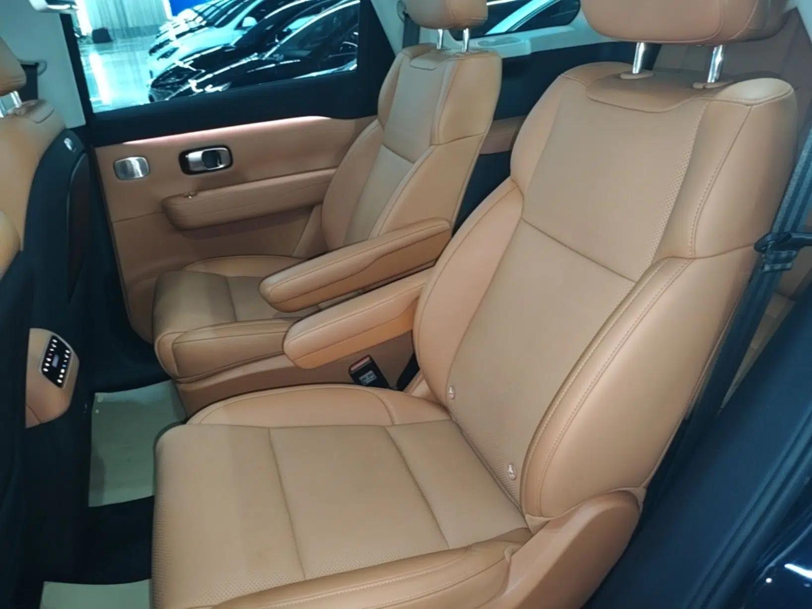 Leapmotor C16 2026 Extended-Range 280 LiDAR Zhizun Edition 6 Seats — миниатюра 20