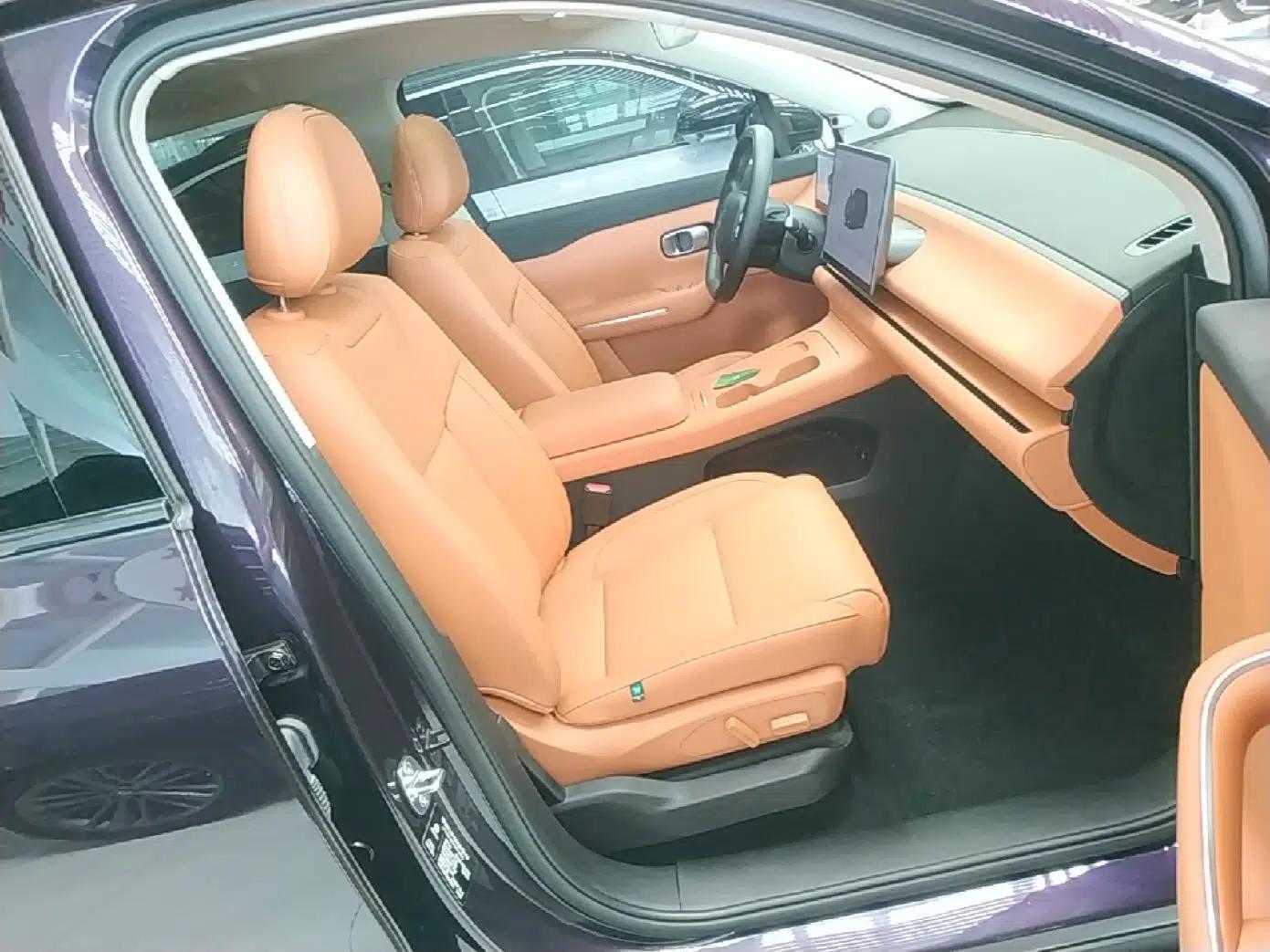 Leapmotor C16 2024 Range-Extended 200 Luxury Edition — миниатюра 24