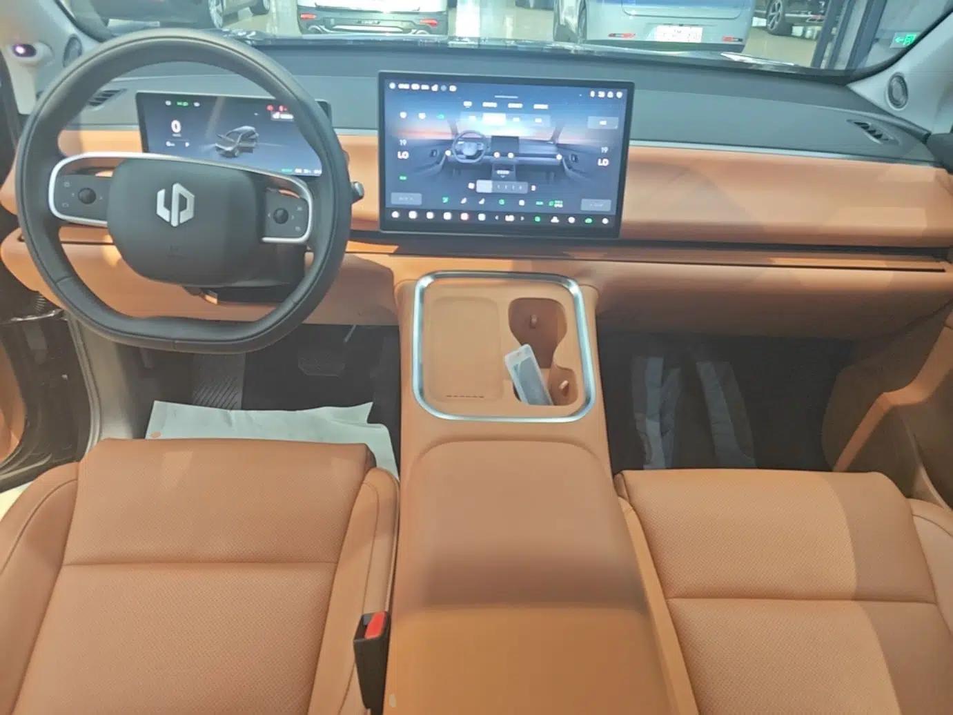 Leapmotor C16 2026 Extended-Range 280 LiDAR Zhizun Edition 6 Seats — миниатюра 21