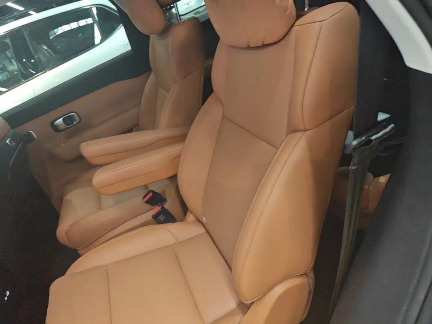 Leapmotor C16 2026 Extended-Range 280 LiDAR Zhizun Edition 6 Seats — миниатюра 29