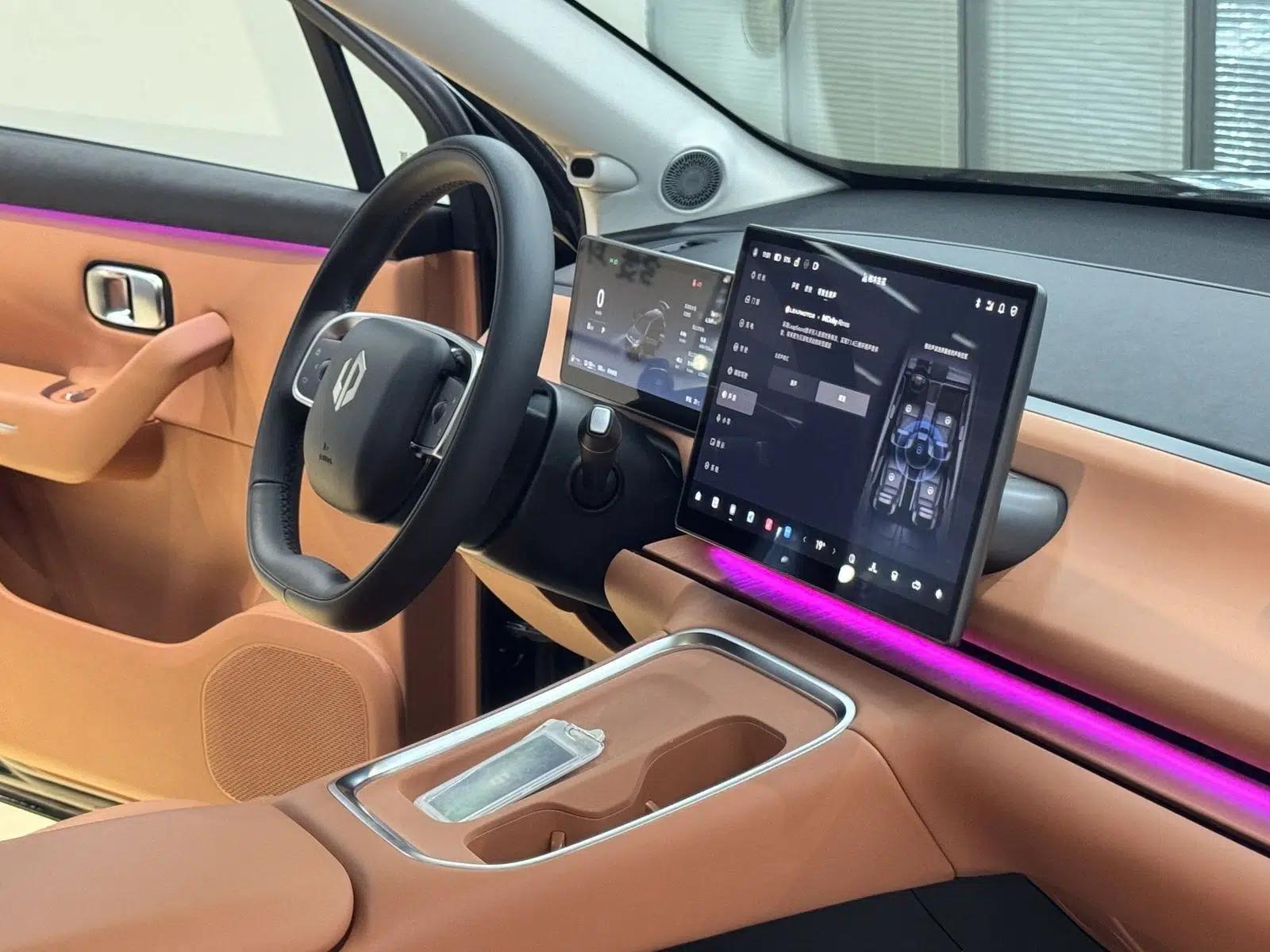 Leapmotor C16 2026 Extended-Range 280 LiDAR Zhizun Edition 6 Seats — миниатюра 36