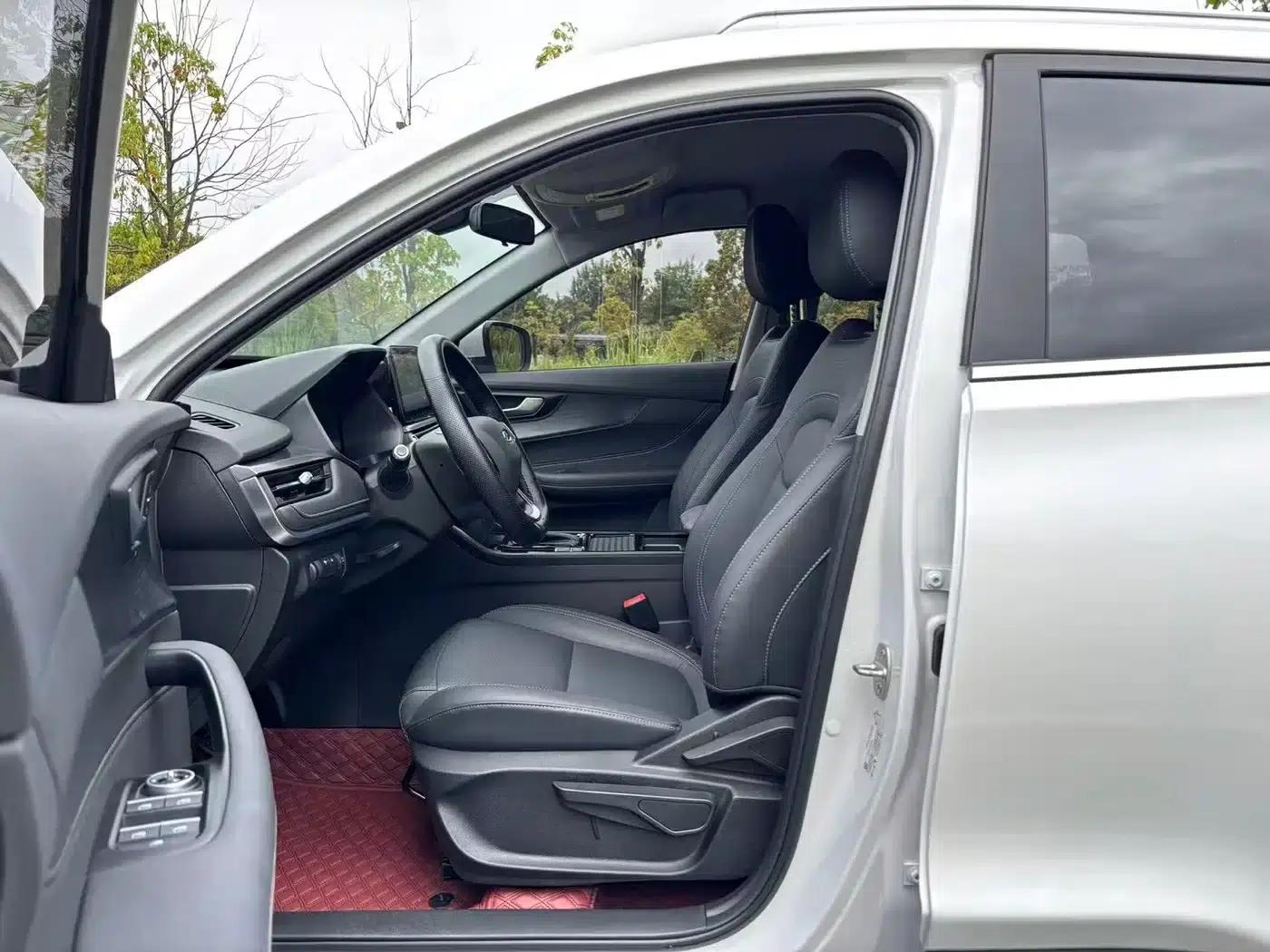 Chery Tiggo 5x 2025 1.5L CVT Premium Edition — миниатюра 7