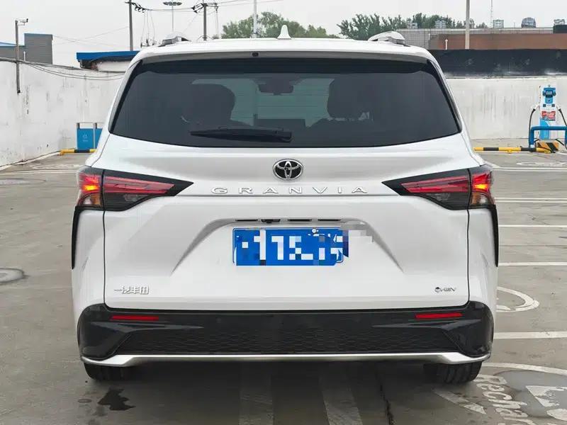 2024 Grevia Intelligent Hybrid Dual Engine 2.5L AWD Premium PLUS Edition — миниатюра 6