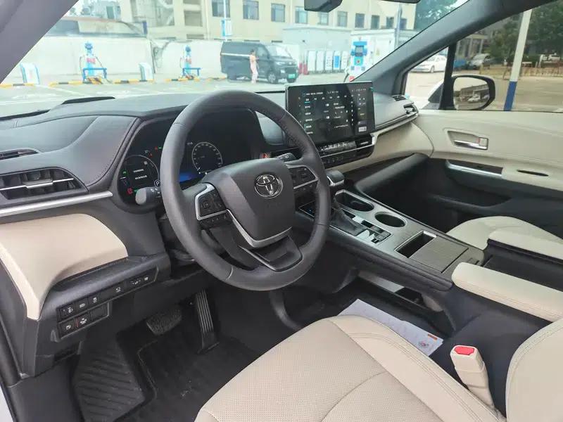 2024 Grevia Intelligent Hybrid Dual Engine 2.5L AWD Premium PLUS Edition — миниатюра 8