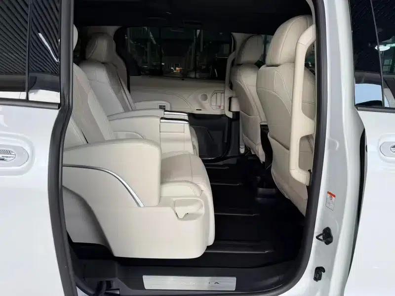 2024 Grevia Intelligent Hybrid Dual Engine 2.5L Two-Wheel Drive Premium ULTRA Edition — миниатюра 16