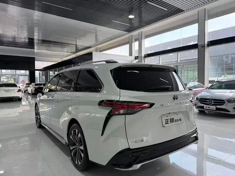 2024 Grevia Intelligent Hybrid Dual Engine 2.5L Two-Wheel Drive Premium ULTRA Edition — миниатюра 4