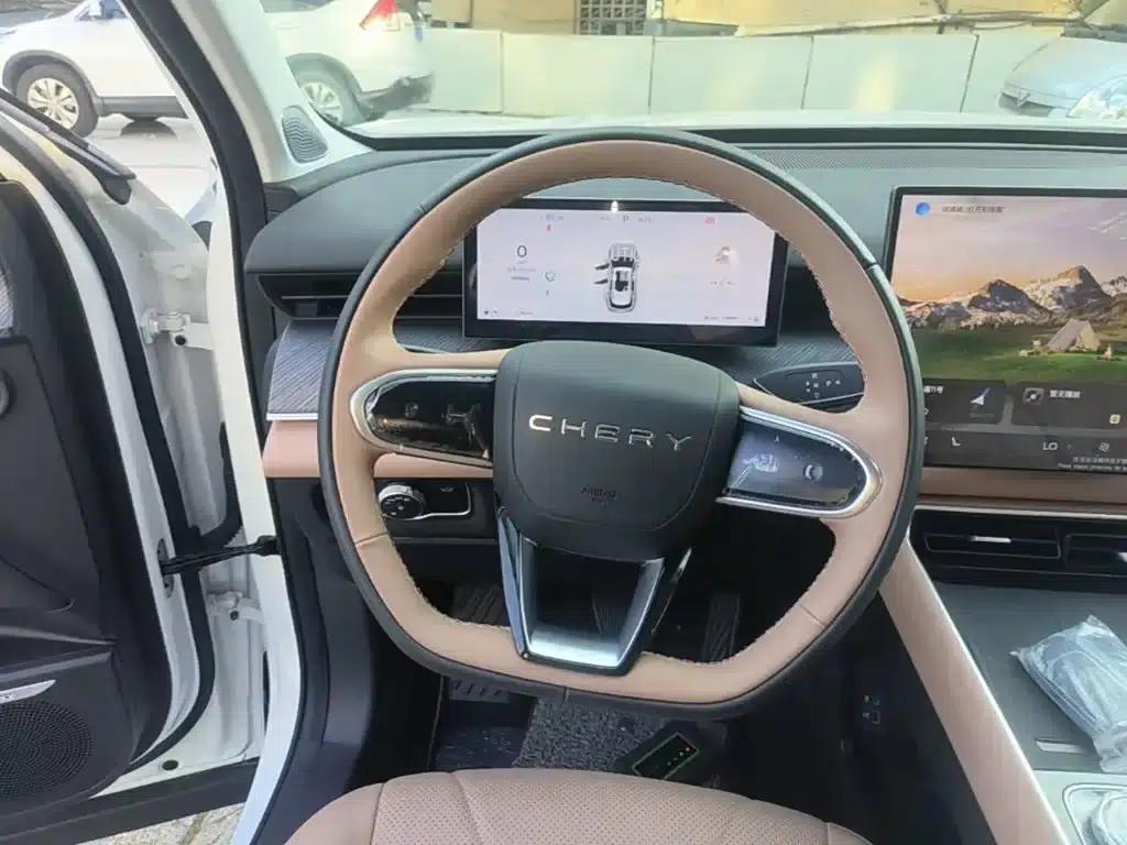 Chery Tiggo 8L 2024 2.0T 2WD Luxury Edition 5-seater — миниатюра 11