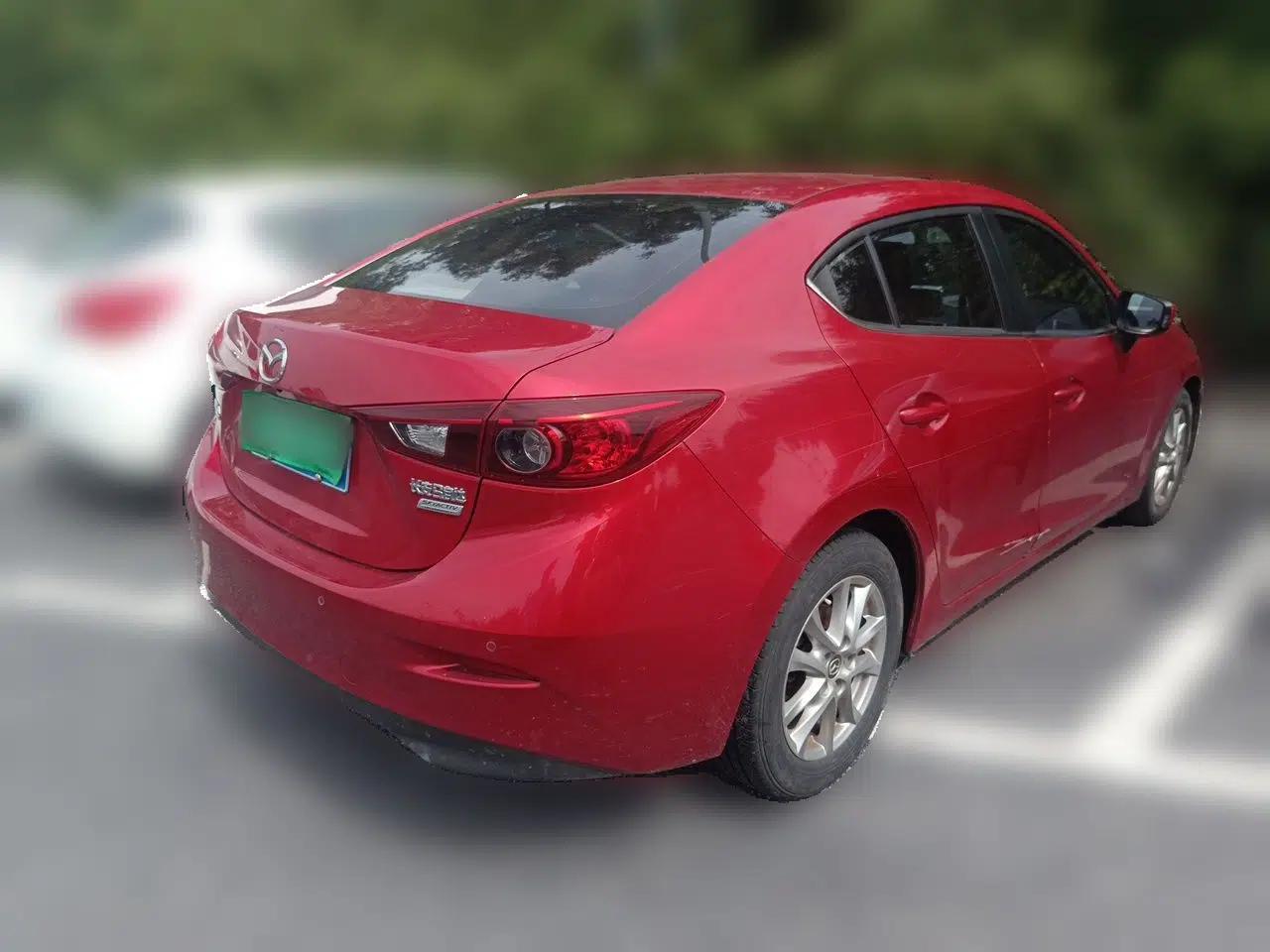 Mazda 3 Axela 2016 Sedan 1.5L Automatic Luxury Model — миниатюра 6