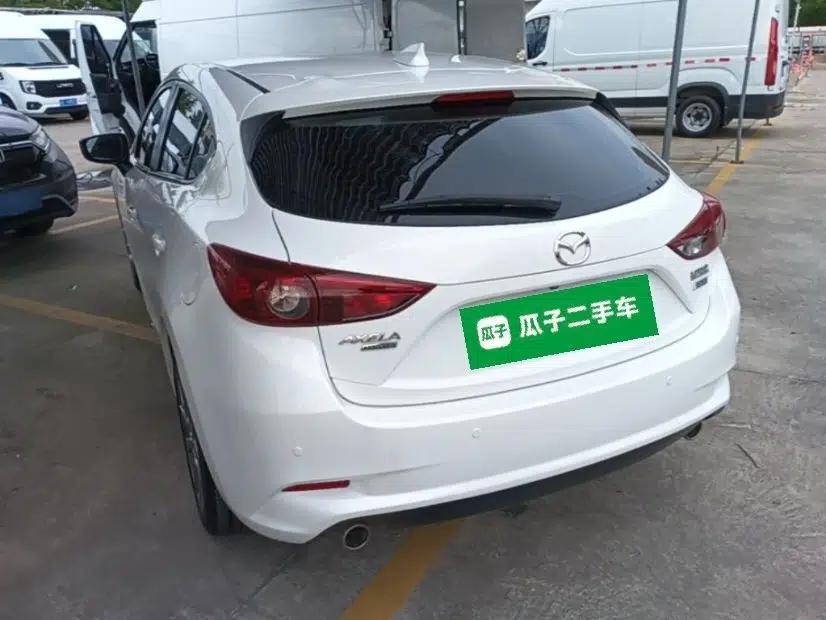 Mazda 3 Axela 2017 Hatchback 2.0L Automatic Sport Model China V Emission Standard — миниатюра 4