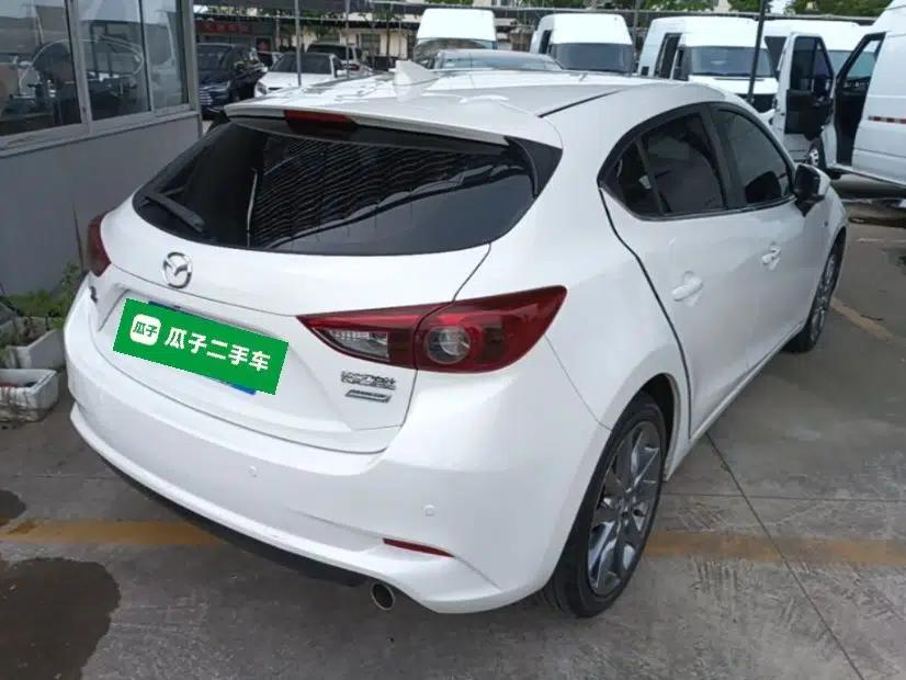 Mazda 3 Axela 2017 Hatchback 2.0L Automatic Sport Model China V Emission Standard — миниатюра 6