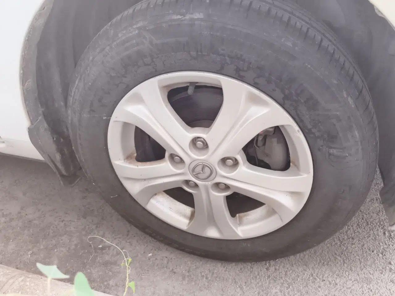 Mazda 3 2012 Hatchback 1.6L Manual Comfort Model — миниатюра 8