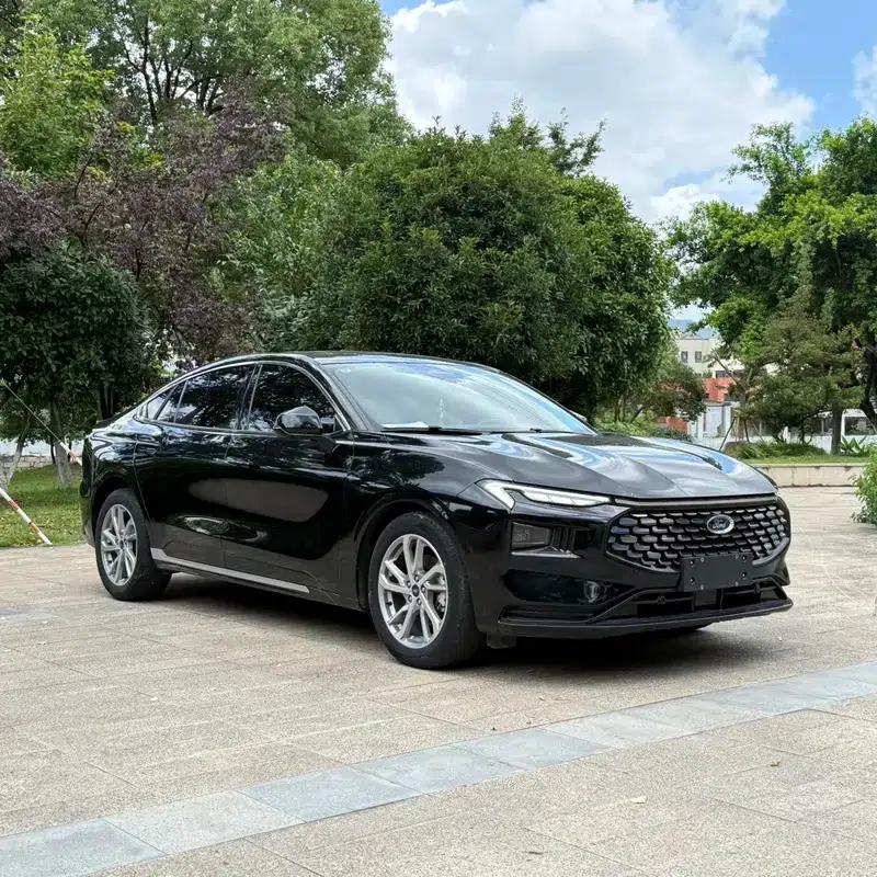 2023 Ford Mondeo EcoBoost 245 Luxury — миниатюра 3