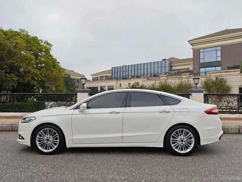 2013 Mondeo 2.0L GTDi240 Flagship Edition — миниатюра 4