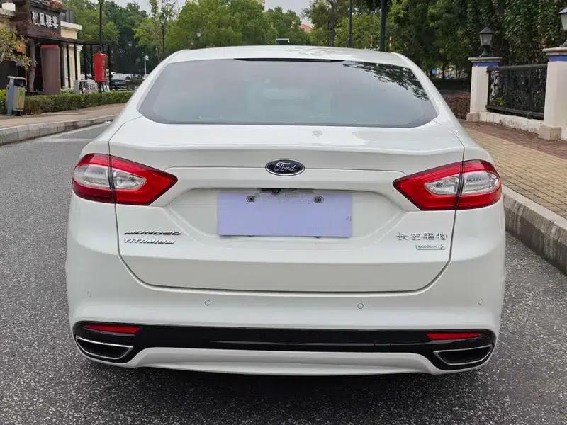 2013 Mondeo 2.0L GTDi240 Flagship Edition — миниатюра 6