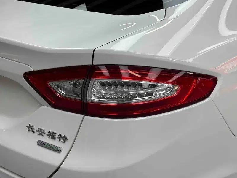 2013 Ford Mondeo 1.5L GTDi180 Fashion Edition — миниатюра 24