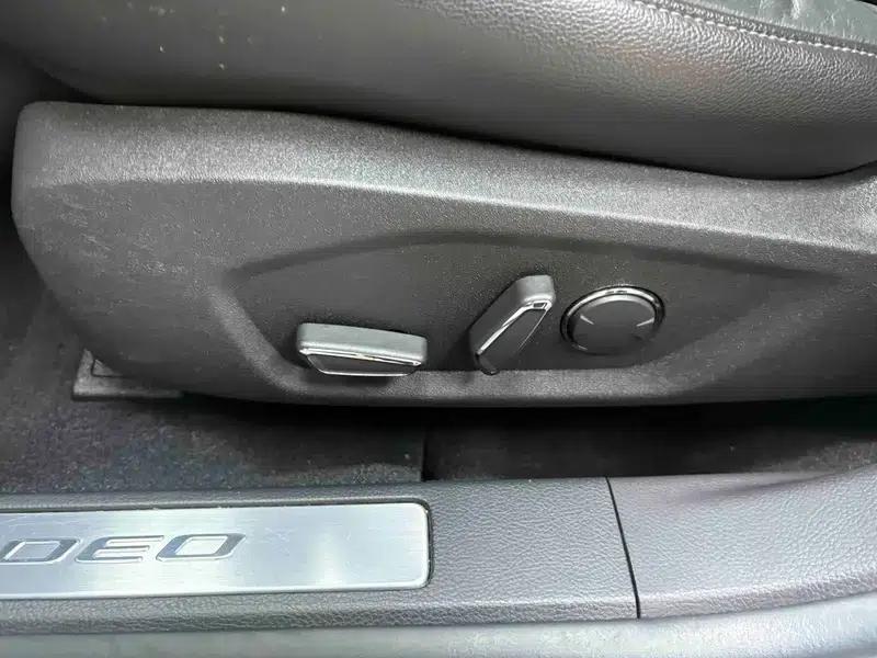 2013 Ford Mondeo 1.5L GTDi180 Fashion Edition — миниатюра 32