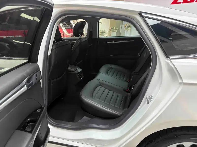 2013 Ford Mondeo 1.5L GTDi180 Fashion Edition — миниатюра 35