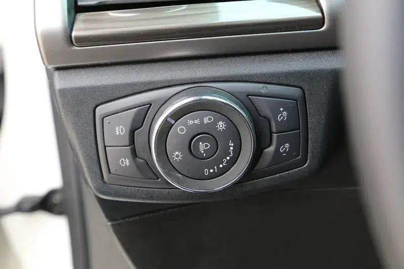 2018 Ford Mondeo EcoBoost 180 Intelligent Fashion Edition (National V Emission Standard) — миниатюра 17