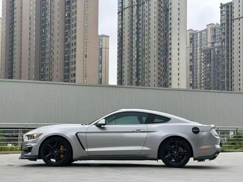 2017 Mustang 2.3T Performance Edition — миниатюра 4