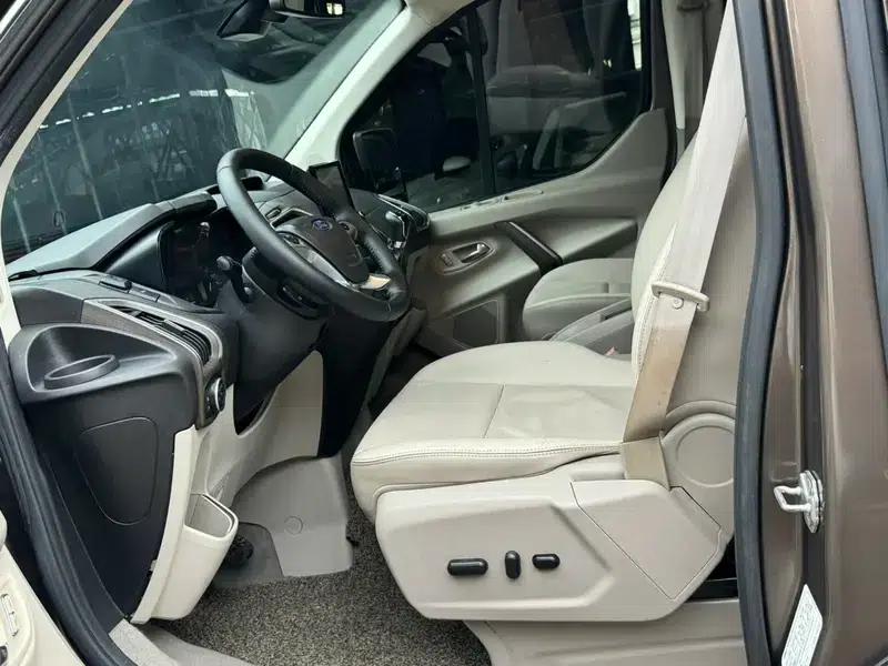 Tourneo 2016 2.0T Manual Elite Edition — миниатюра 9