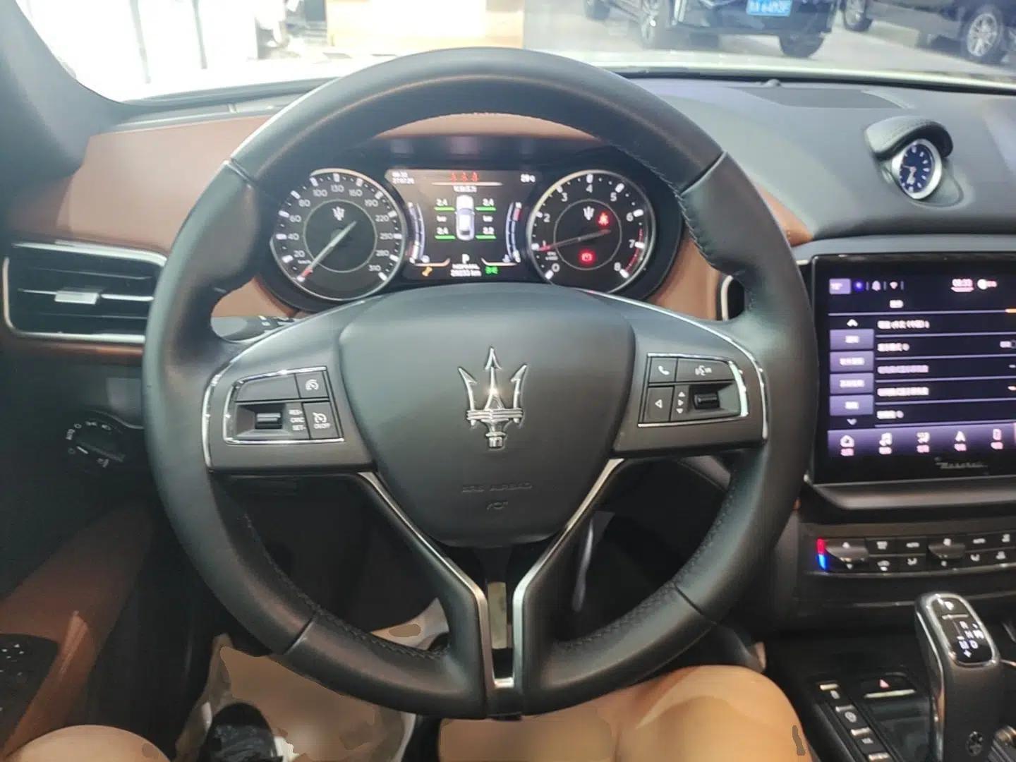 Maserati Ghibli 2022 2.0T GT Sharp Edition — миниатюра 13