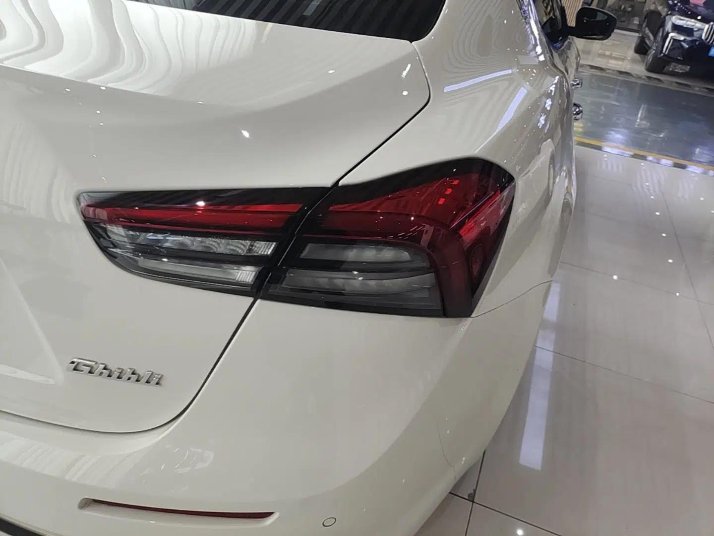Maserati Ghibli 2022 2.0T GT Sharp Edition — миниатюра 9