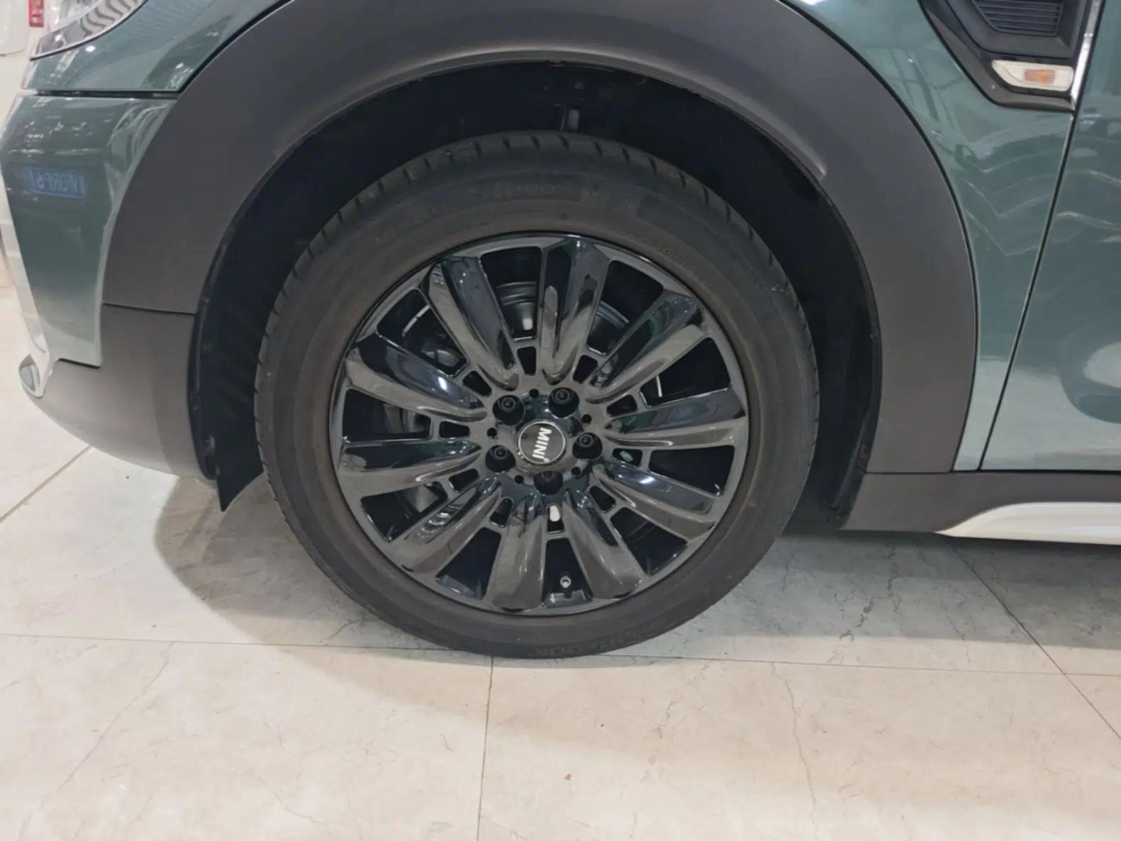 MINI Countryman 2023 Updated 1.5T COOPER ALL4 Connoisseur — миниатюра 10