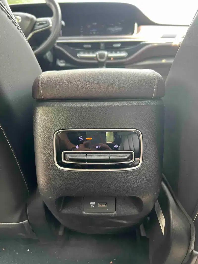 Trumpchi M6 2021 270T Automatic Luxury Edition 7-seater — миниатюра 8
