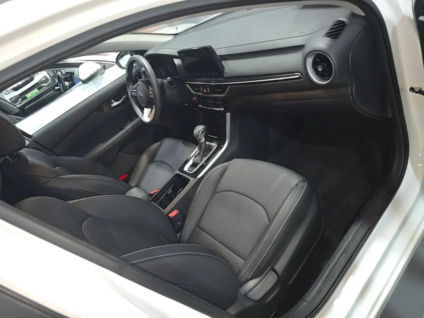 Kia K3 2019 1.5L CVT New Sharp Edition — миниатюра 19