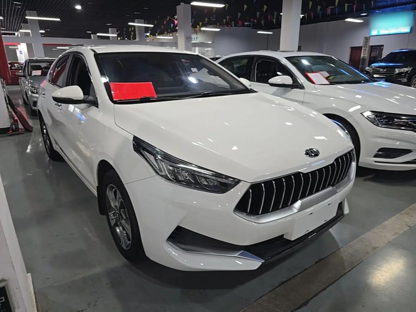 Kia K3 2019 1.5L CVT New Sharp Edition — миниатюра 3