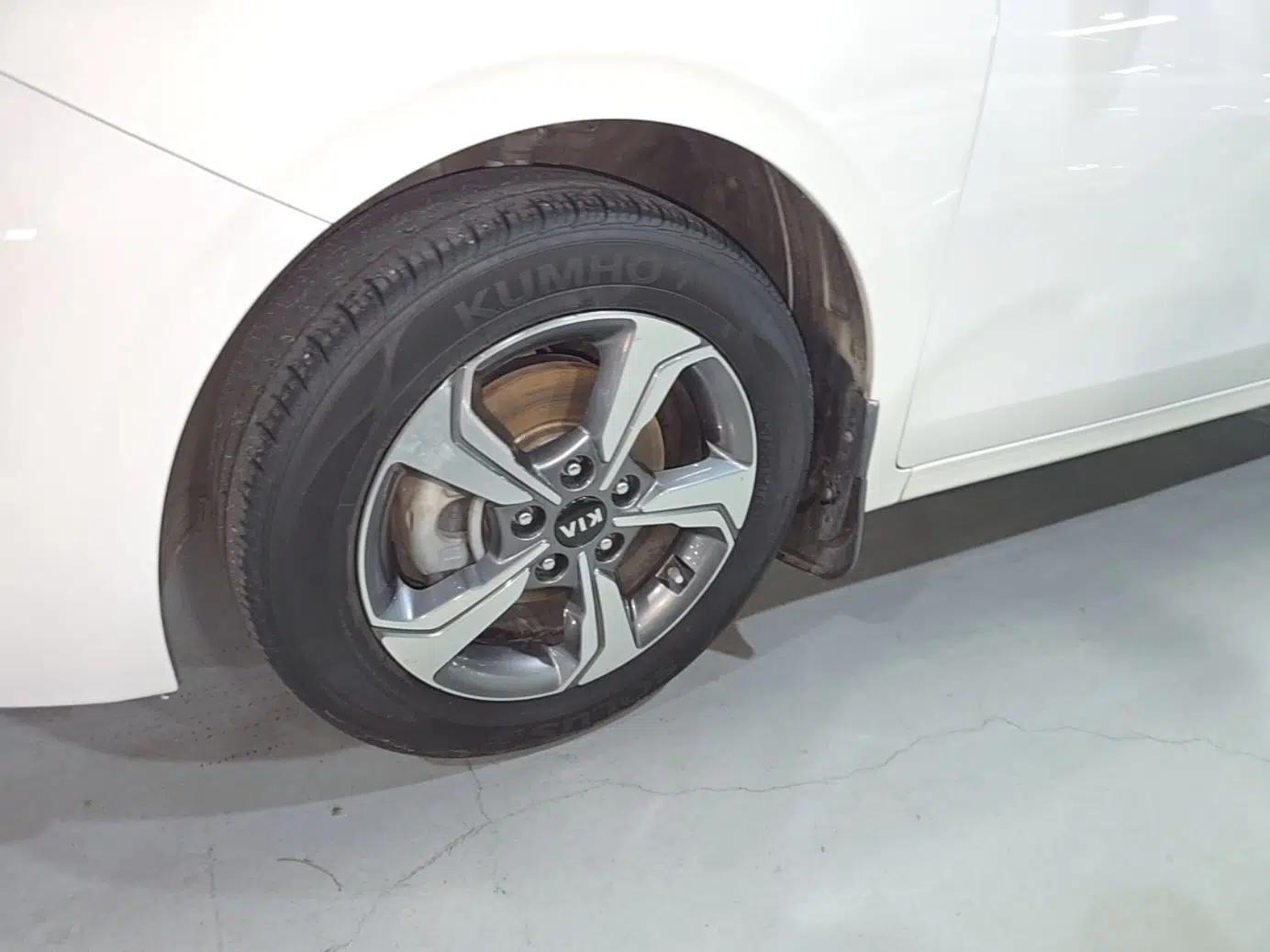 Kia K3 2019 1.5L CVT New Sharp Edition — миниатюра 10