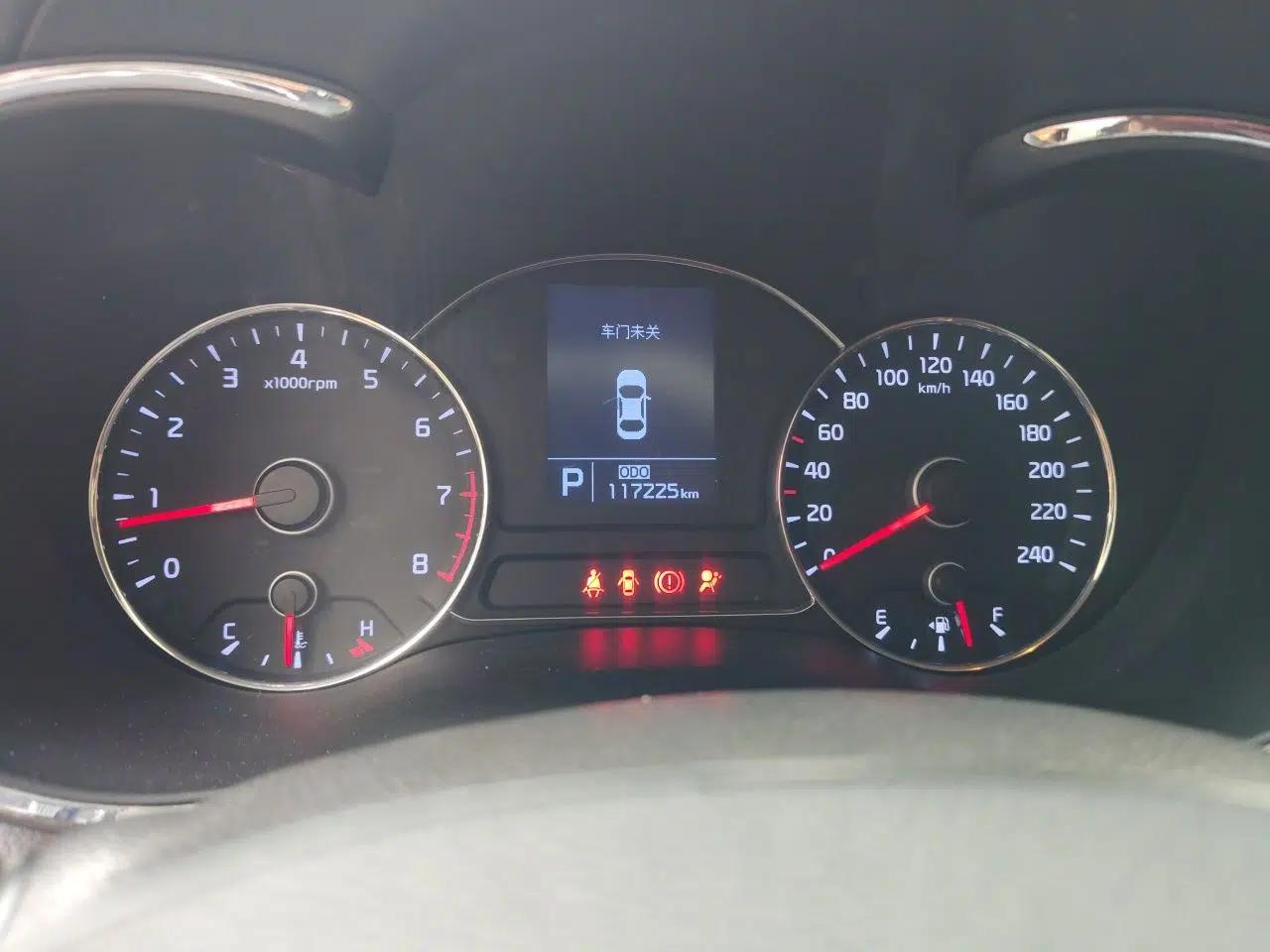 Kia K3 2015 1.6L Automatic GLS — миниатюра 11