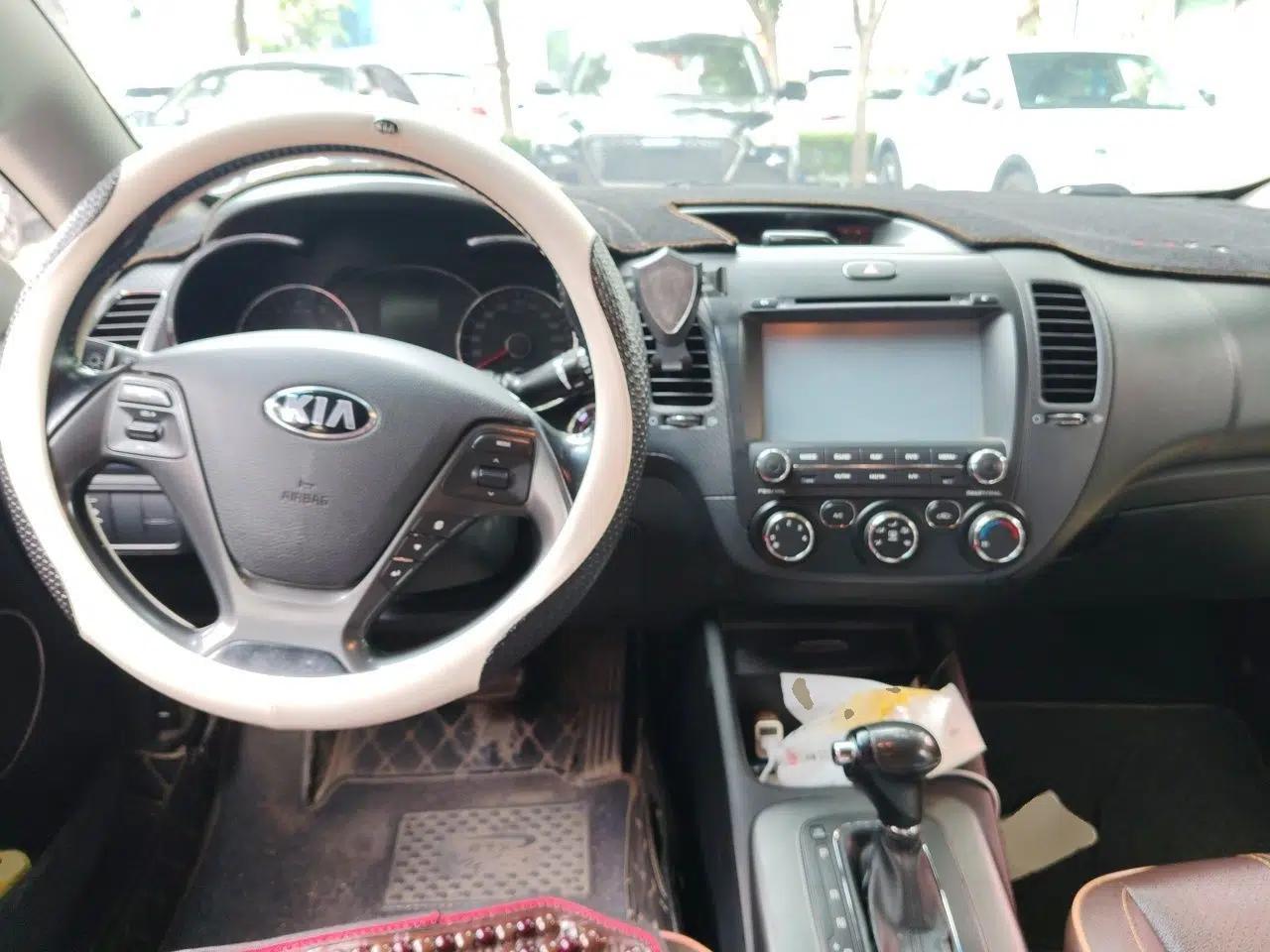 Kia K3 2015 1.6L Automatic GLS — миниатюра 9