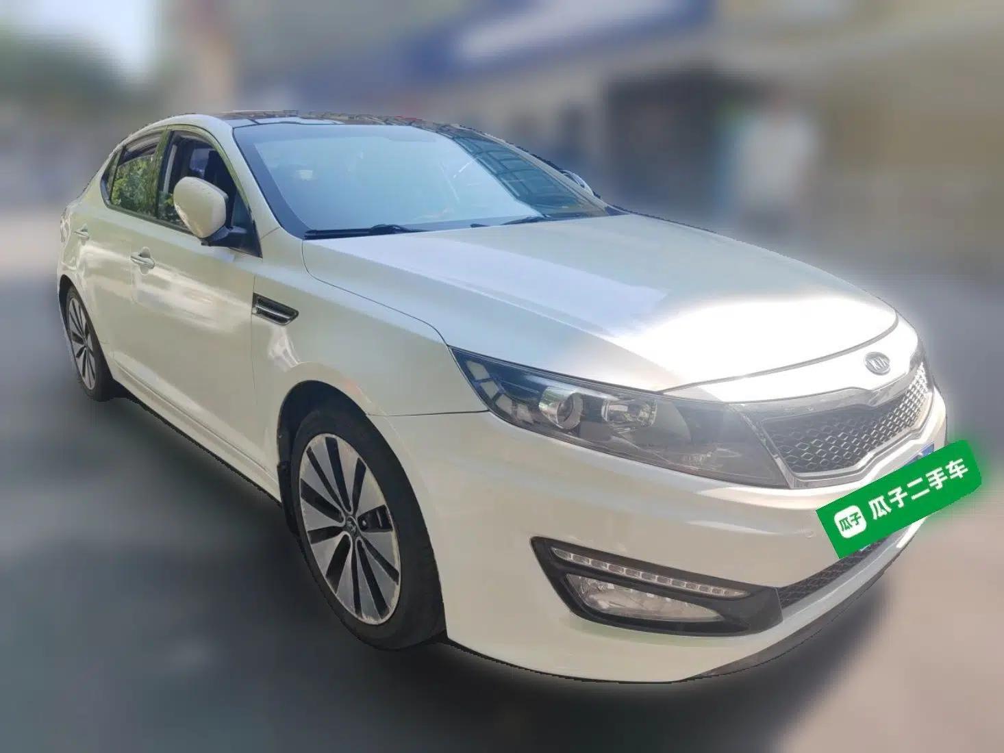 Kia K5 2011 2.0L Automatic DLX — миниатюра 3