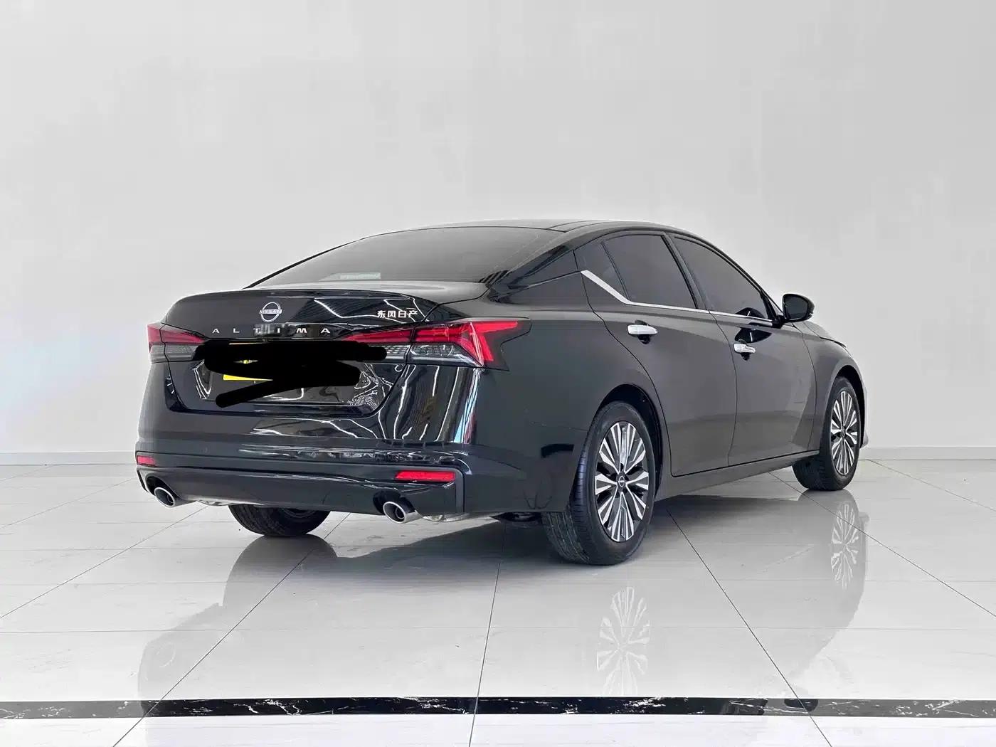 Teana 2024 2.0L SV Black Gold Edition — миниатюра 3
