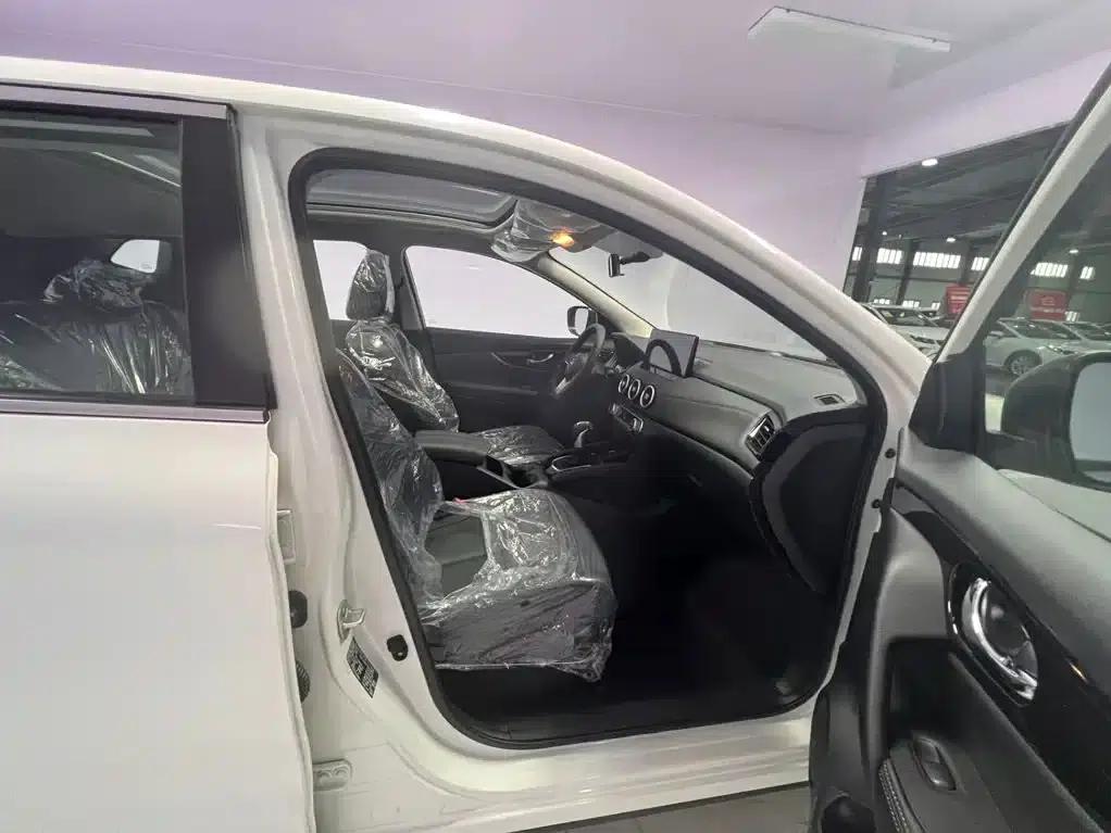 Nissan Qashqai 2025 Facelift Honor 2.0L CVT XV+ Leading Edition — миниатюра 13