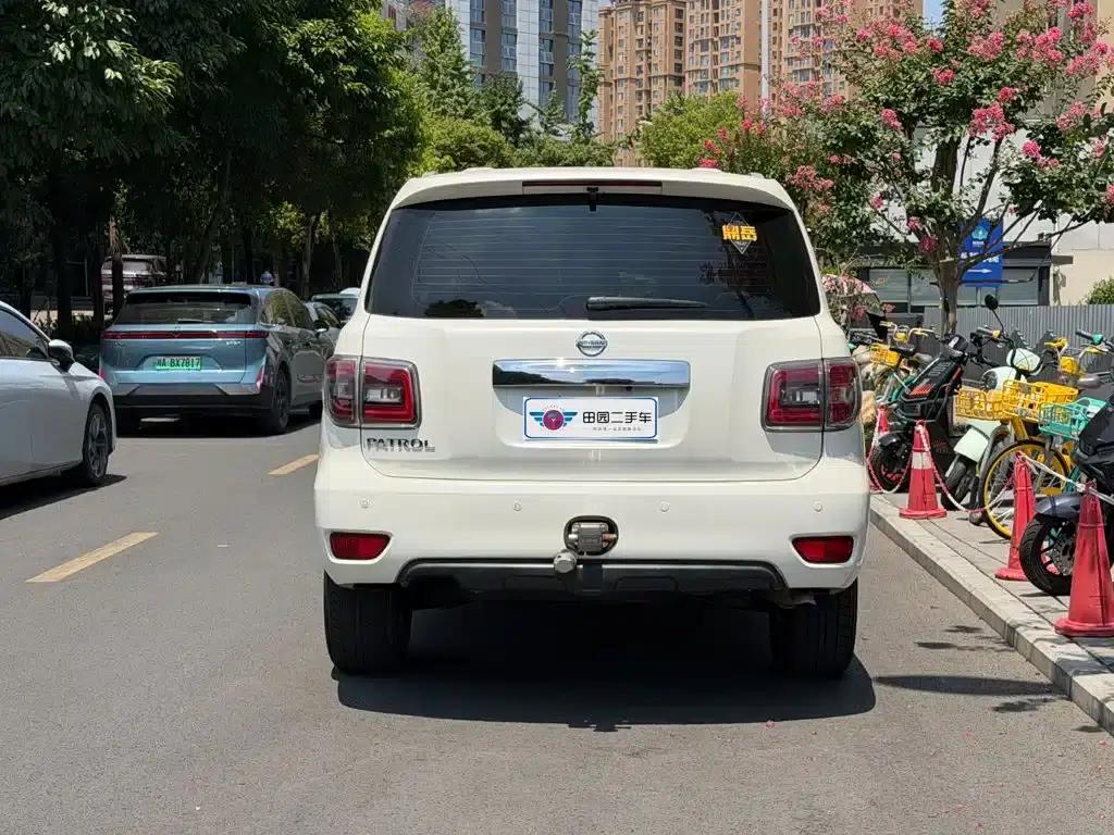 Nissan Patrol 2018 4.0L Leader Edition — миниатюра 5