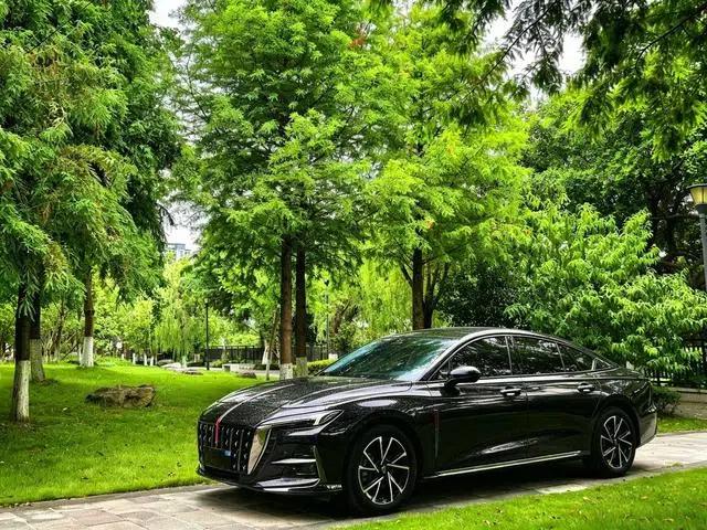 Hongqi H6 2024 2.0T Elegant Edition