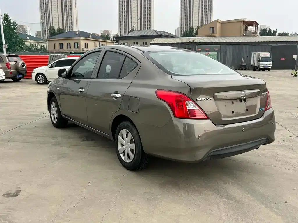 Nissan Sunny 2015 1.5XE Manual Comfort Edition — миниатюра 3