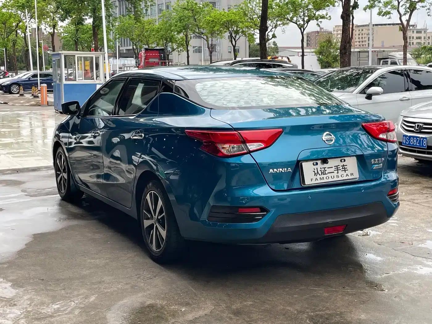 Nissan Bluebird 2016 1.6L CVT Cool Edition — миниатюра 6