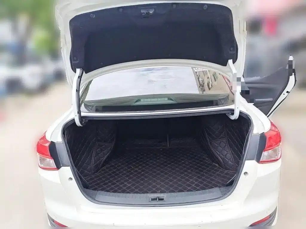 Nissan Bluebird 2016 1.6L CVT Smart Edition — миниатюра 16