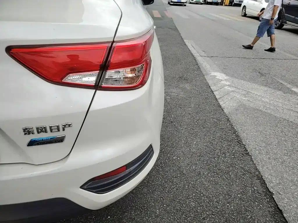 Nissan Bluebird 2019 1.6L CVT Smart Connect Smart Cool Edition (National VI Emission Standard) — миниатюра 8