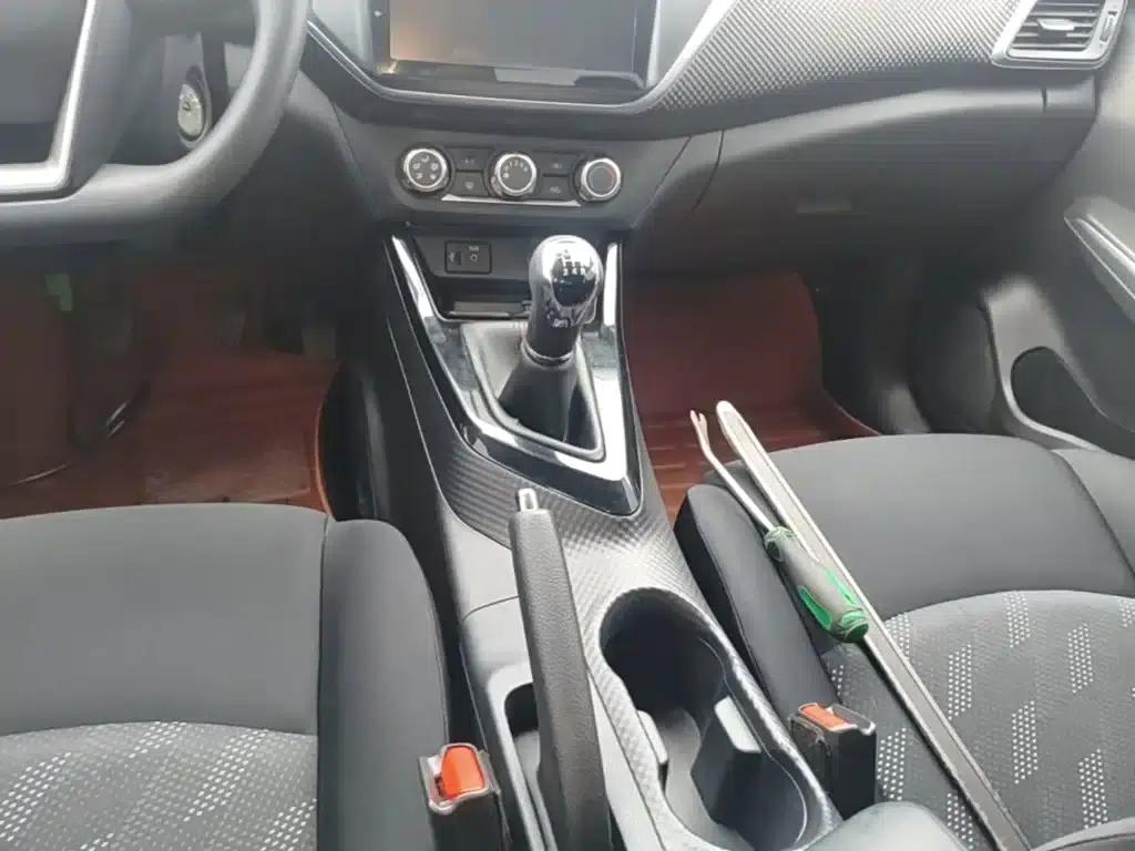 Nissan Bluebird 2019 1.6L Manual Fashion Edition (China VI Emission Standard) — миниатюра 14
