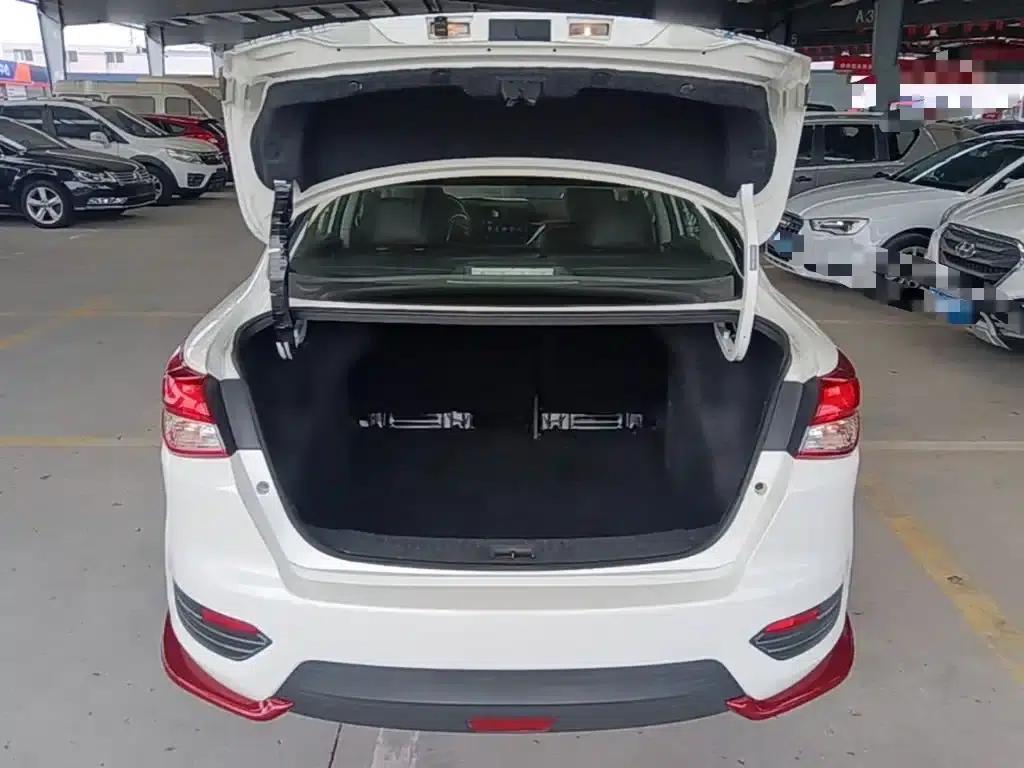 Nissan Bluebird 2020 1.6L CVT Cool Edition — миниатюра 19