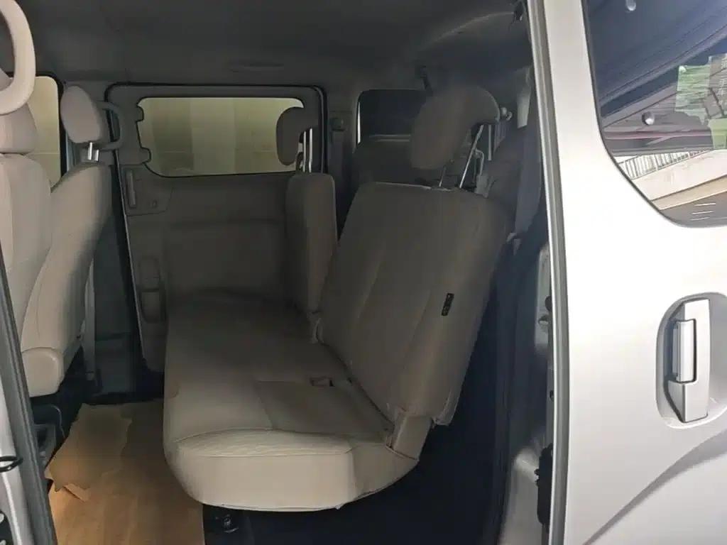 Nissan NV200 2018 1.6L CVT Luxury — миниатюра 17