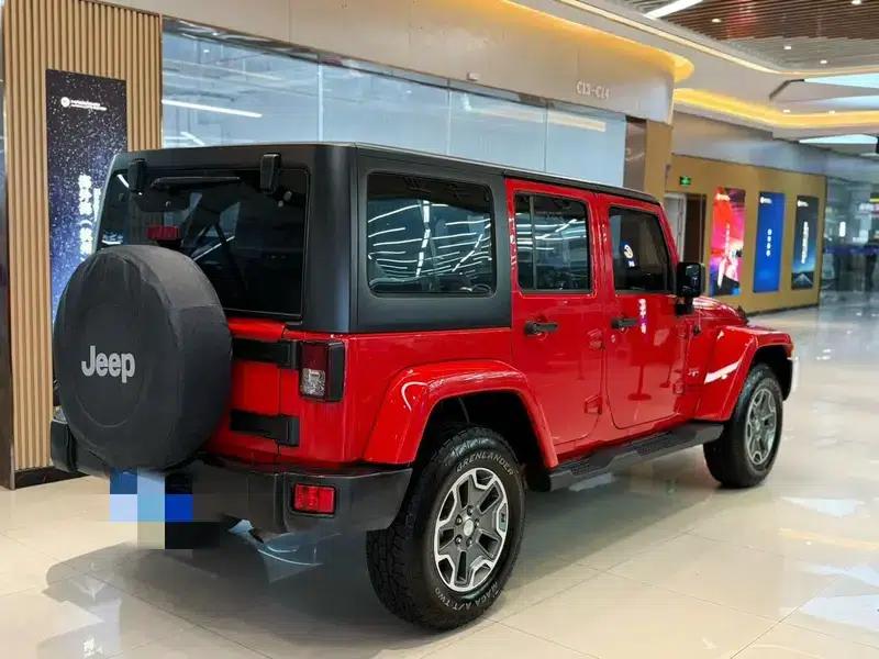 2017 Jeep Wrangler 3.0L Sahara Four-Door Comfort Edition — миниатюра 5